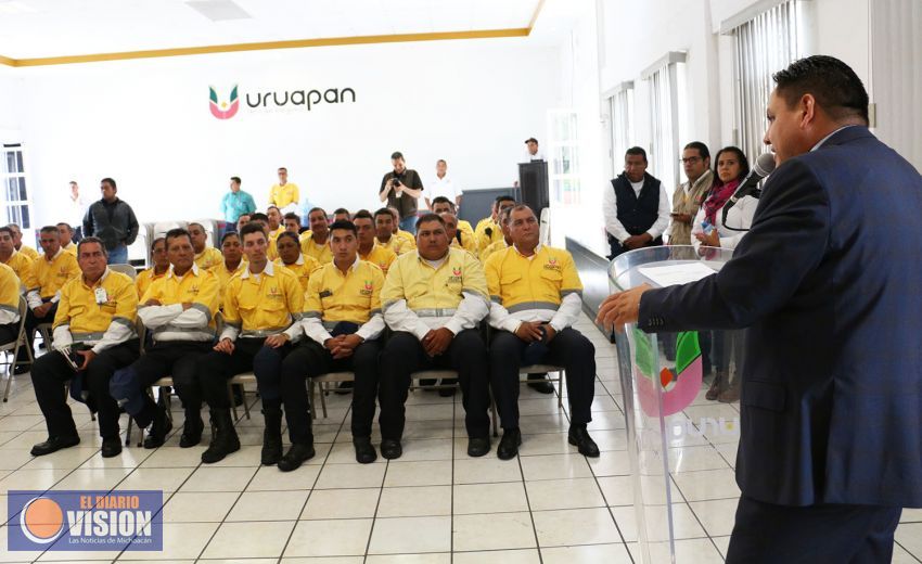 Entregan autoridades de Uruapan, equipamiento a elementos de Tránsito y Vialidad