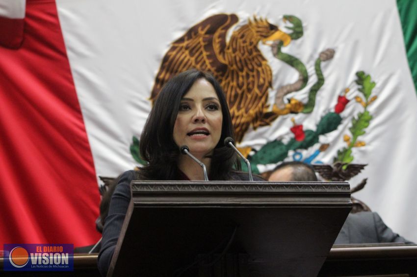 Presenta Adriana Hernández iniciativa de Ley de Protección de Datos Personales