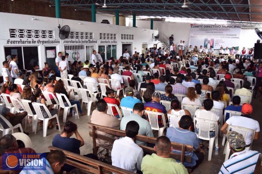 Toma protesta Víctor Silva a nuevos dirigentes de Lázaro Cárdenas y Gabriel Zamora