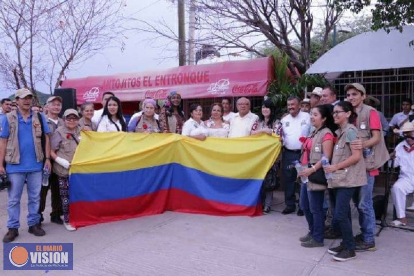 Intercambian experiencias en educación Huetamo con maestros sudamericanos