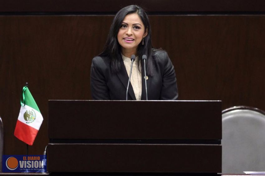 Exhorta Araceli Saucedo a la Federación a proteger y fomentar la actividad artesanal 