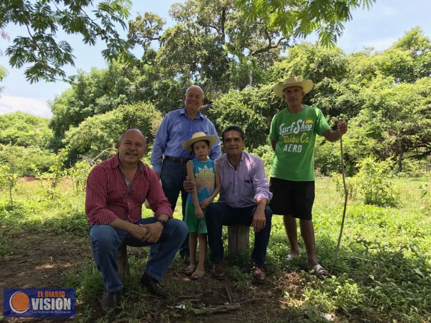 Supervisa Gobernador construcción de Comunidad Modelo El Chihuero