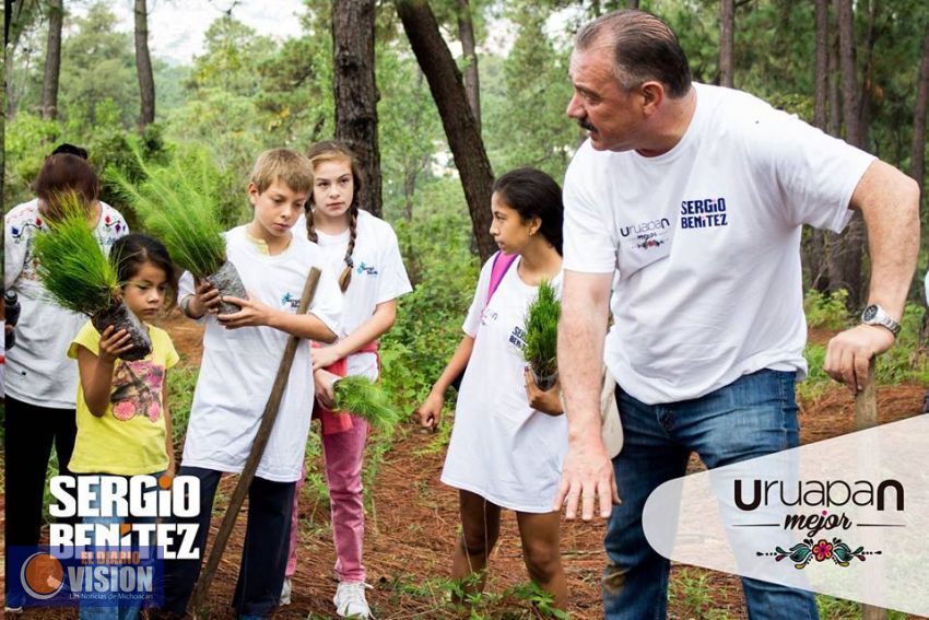 Uruapan Mejor AC realiza jornada  de reforestación y continuidad 