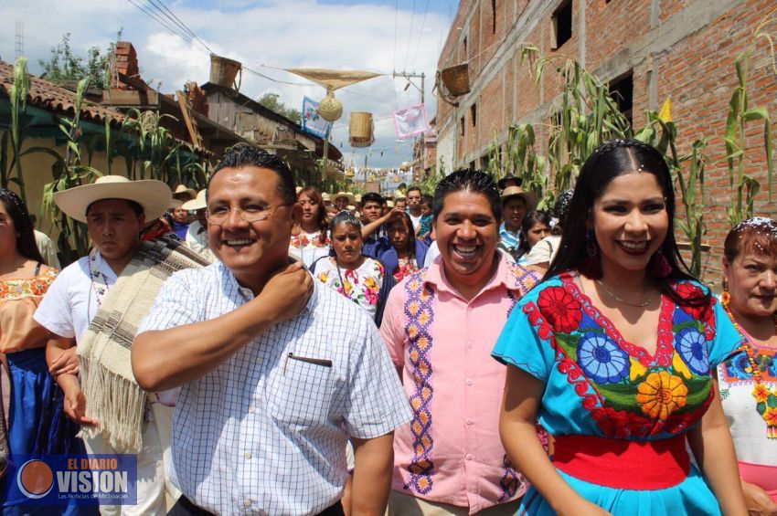 Santa Cruz Tanaco, ejemplo en la preservación de las tradiciones y la cultura: Torres Piña 