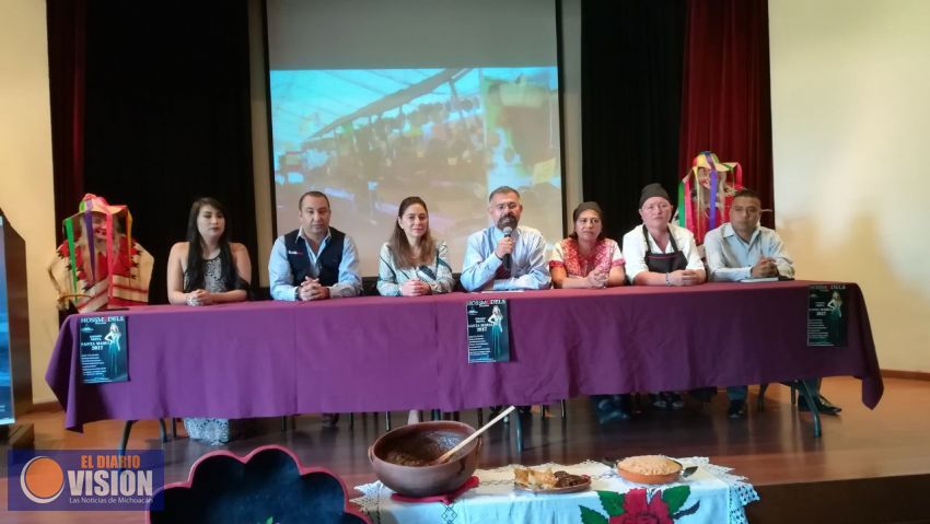 Santa María presume su tradicional  mole de guajolote en Feria patronal 
