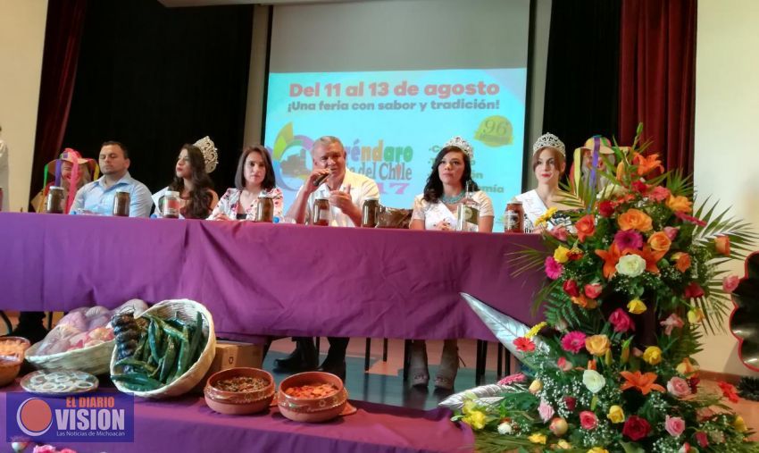 Decae producción de chile en Queréndaro pero incrementa la del mezcal por rentabilidad 