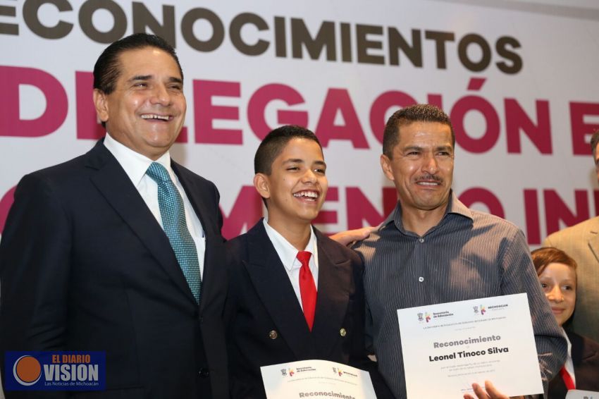 Avanza Michoacán en indicadores de educación básica: Silvano Aureoles
