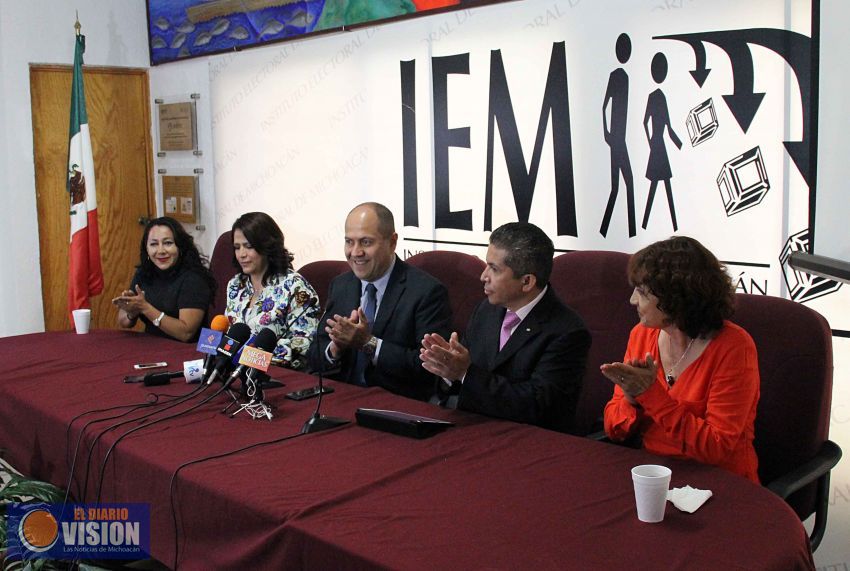 Gobierno de Michoacán impulsa respeto a derechos políticos de mujeres
