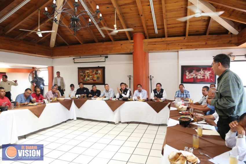 Crearán mecanismo de seguridad para taxistas de Uruapan 