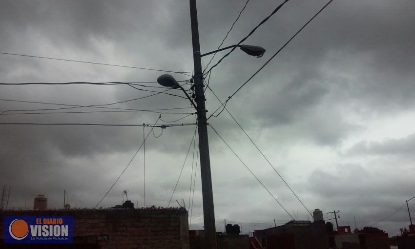Modernización de Alumbrado Público se presta para negocio particular