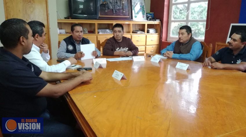 Realizan reunión	para establecer la Mesa de Seguridad de Coeneo