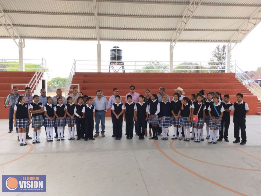Con recursos federales, logran entregar trabajos de remodelación en primaria de Cuitzeo