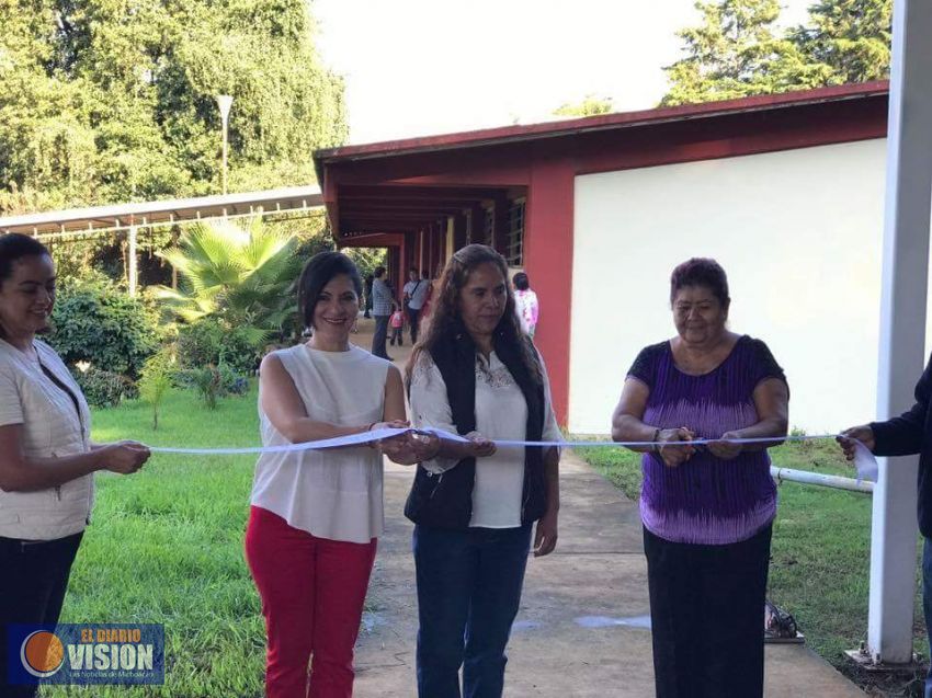 Inaugura Socorro Quintana gestión de infraestructura educativa en el municipio de Ziracuaretiro