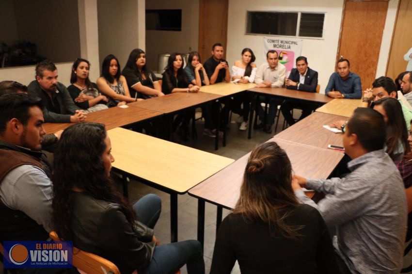 Deben jóvenes participar en temas políticos: Ernesto Núñez