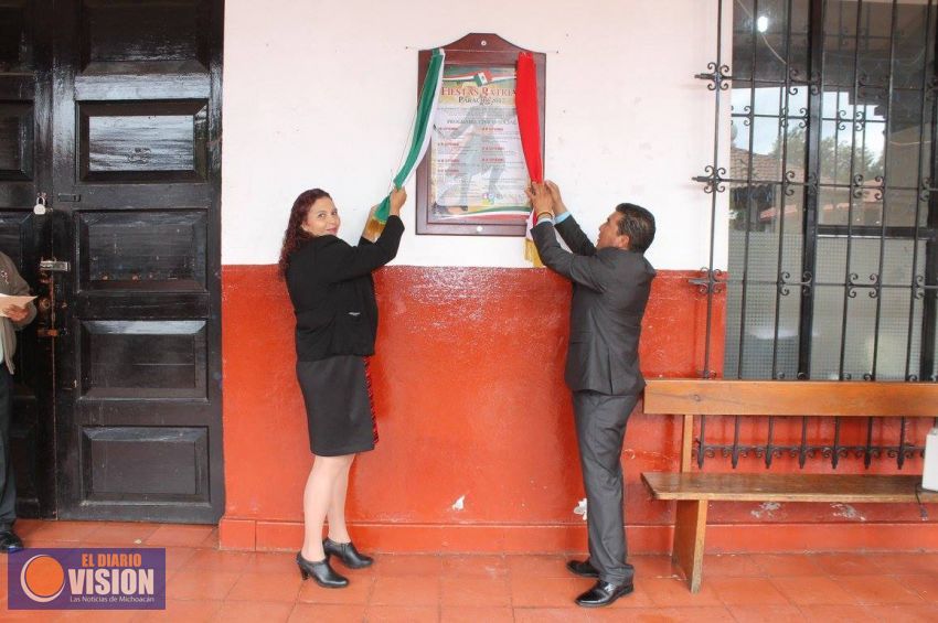 Colocan Bando Solemne para Fiestas Patrias en Paracho