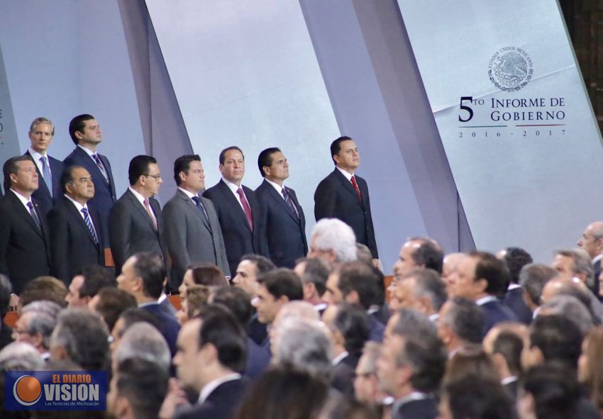 Acompaña Silvano Aureoles a Presidente Peña Nieto en 5o Informe 