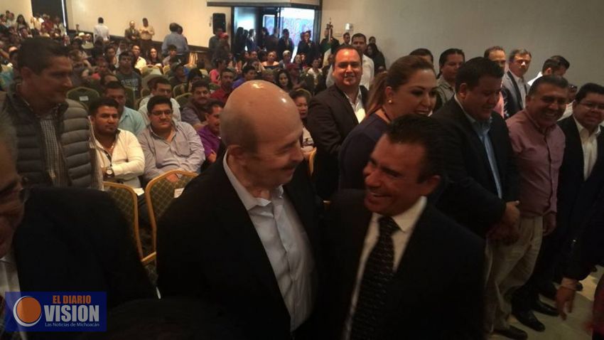 Fidel Calderon, presenta Segundo Informe Legislativo