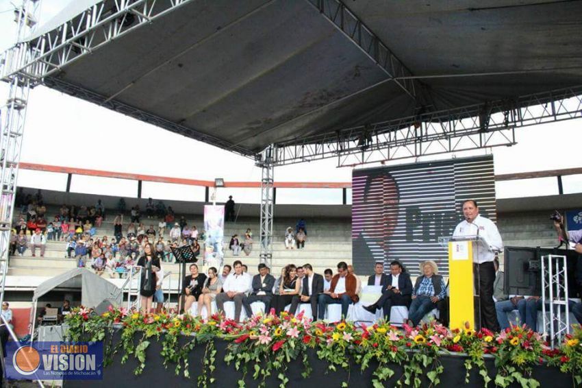 Rindió Raúl Prieto informe legislativo en Tarímbaro