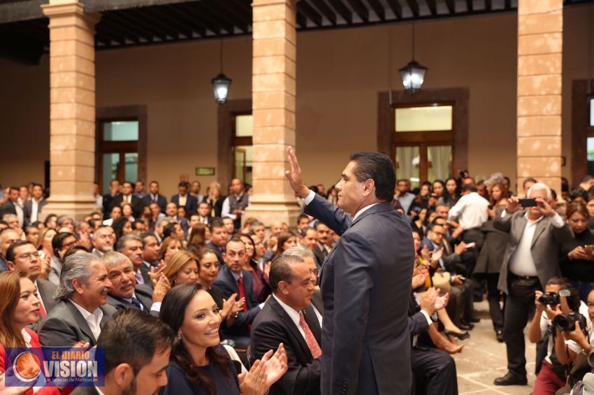 Asiste Gobernador a informe de labores del diputado Pascual Sigala