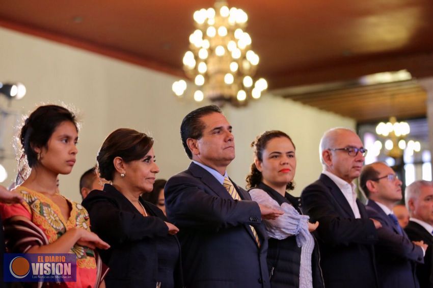 Trabajo legislativo, fundamental para la vida democrática del país: Silvano Aureoles 