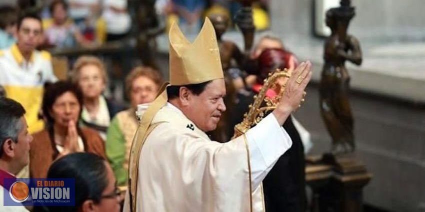 Reza Cardenal por víctimas de sismo