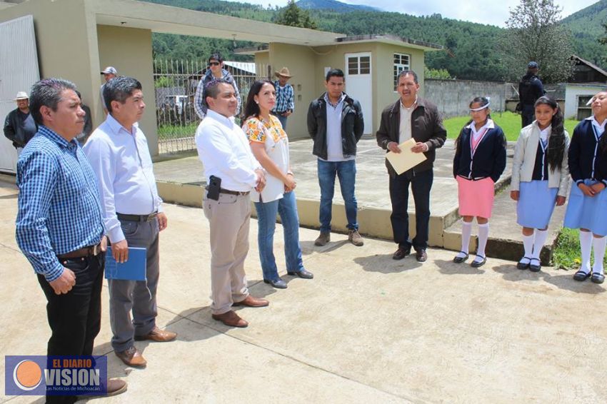 Ayuntamiento e IIFEEM atenderán peticiones de la Secundaria Federal de Sevina