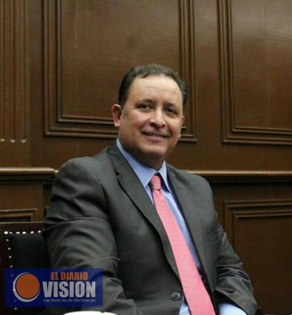 Municipios cumplen con entrega de leyes de ingresos municipales: Raúl Prieto