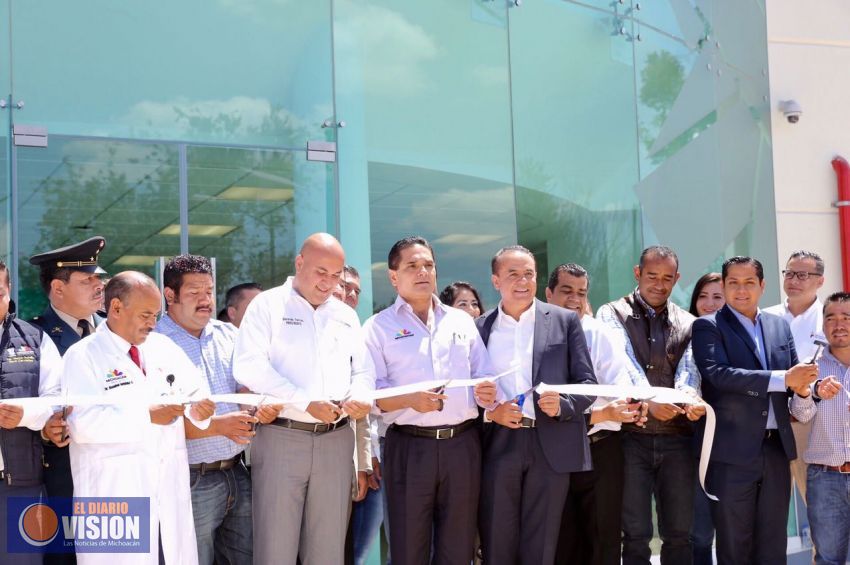 Entrega Gobernador Hospital General de Zacapu, el más moderno de Michoacán