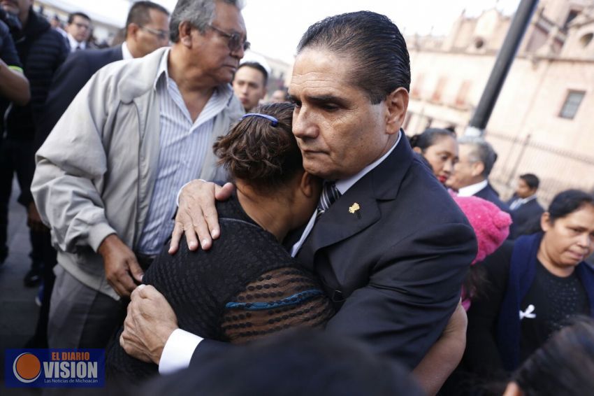 Conmemoran Gobernador y familiares a víctimas del 15-S