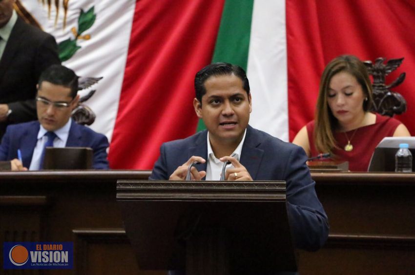 Presenta Daniel Moncada iniciativa contra privatización del alumbrado público