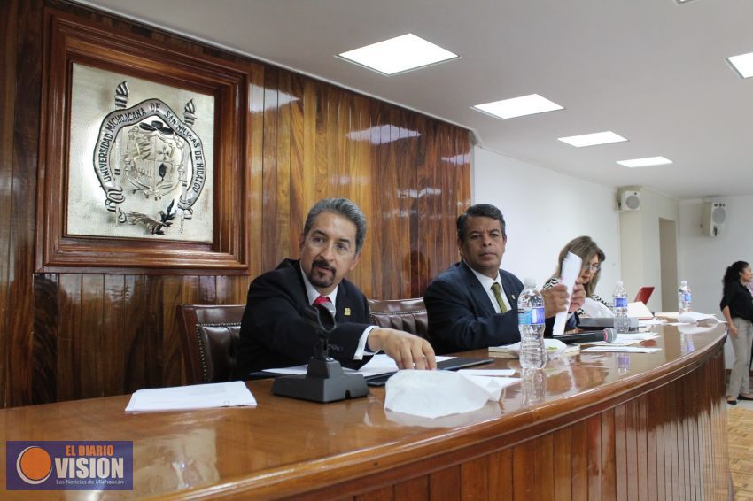  Aprueba Consejo Universitario las propuestas para galardonar de Doctorado honoris causa de UMSNH