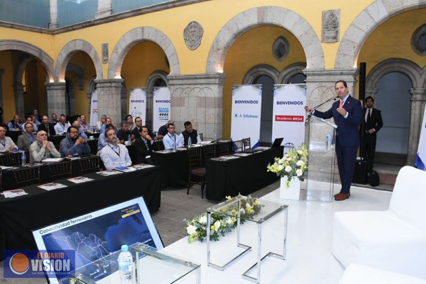 Ofrece Michoacán oportunidades de inversión a industriales del plástico