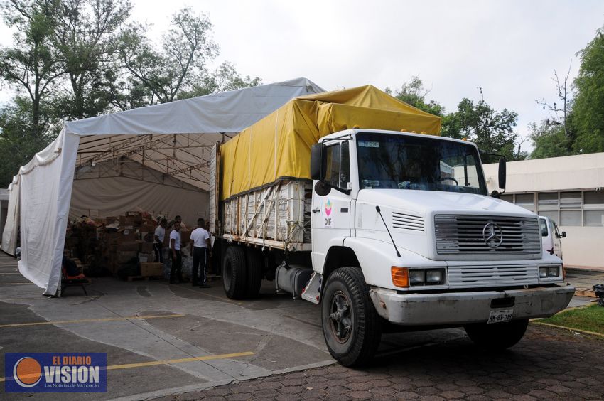 Envía Michoacán 172 toneladas de ayuda a los estados afectados por los sismos