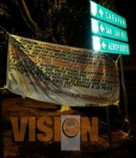 En Uruapan, como en varias partes del Estado, aparecieron mantas