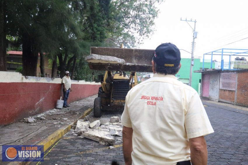 Personal calificado del Comité de Daños a Espacios Educativos atiende escuelas con afectaciones