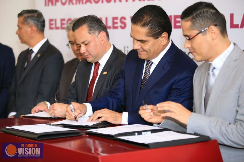Firma Silvano Aureoles Programa para Prevenir Delitos Electorales