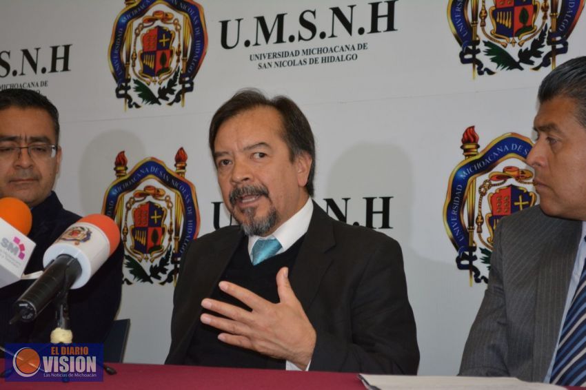 El uruapense Enrique Acha será galardonado mañana por la UMSNH 