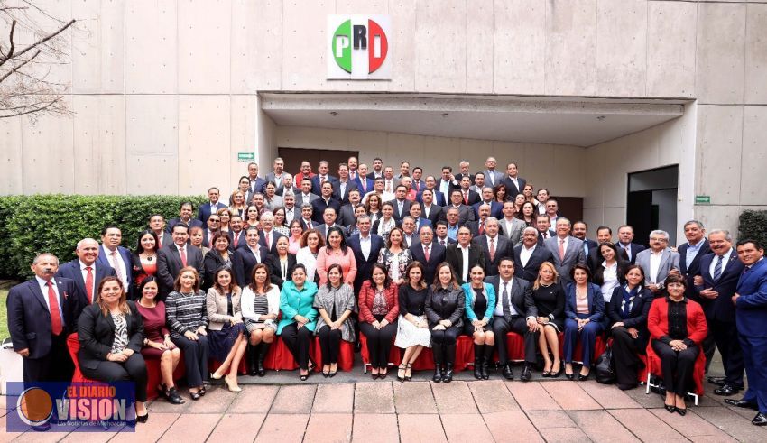 Sostiene reunión Enrique Ochoa con los Directivos Estatales del país