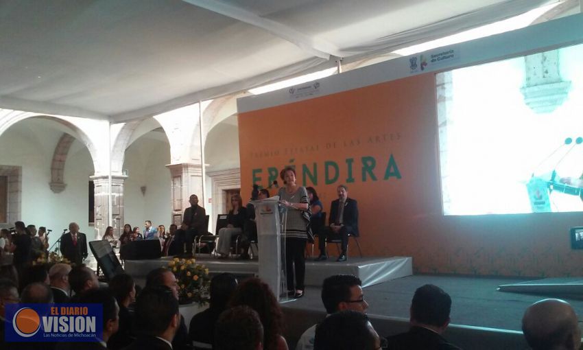 Gobernador Silvano Aureoles, Entrega él Premio de las Artes 