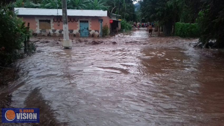 Atiende PC inundación en La Huacana