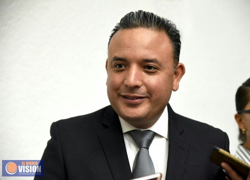 Que sean ciudadanos quienes evalúen el trabajo de sus funcionarios: Carlos Quintana