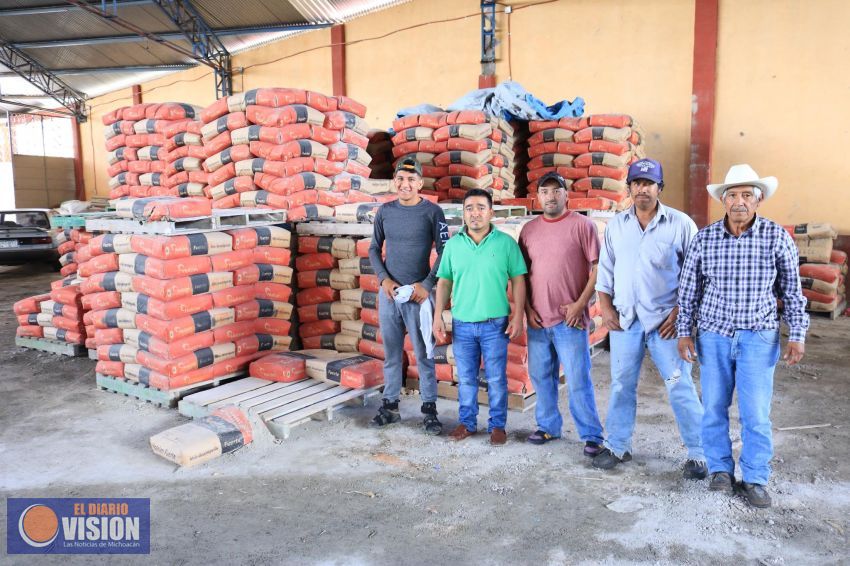 Entrega edil de Coeneo material para rehabilitación de viviendas 