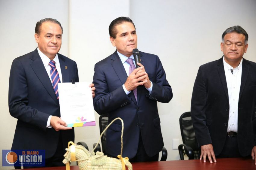 Entrega Gobernador nombramiento a Pascual Sigala como titular de la Sedrua
