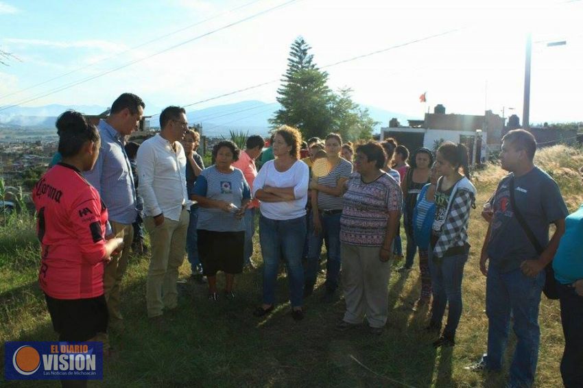 Escucha Osvaldo Ruiz a vecinos del norte de Morelia