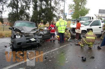 Choque múltiple deja al menos, dos lesionados