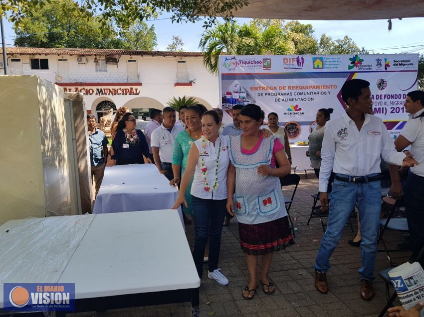 DIF Michoacán entrega equipamientos alimenticios en Tiquicheo