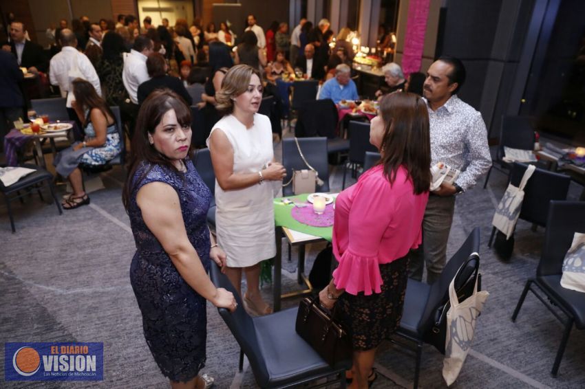 Presentan a turoperadores extranjeros las raíces de Michoacán 