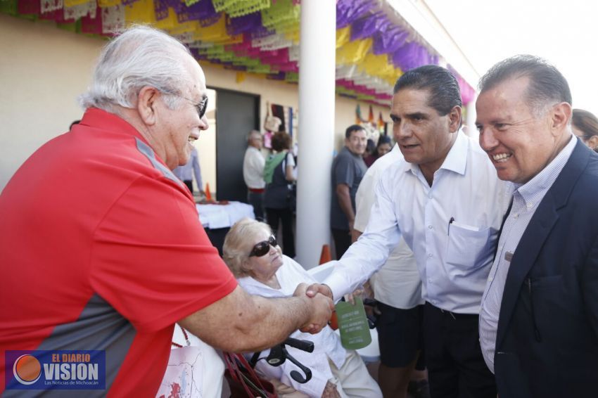Refrenda Silvano Aureoles compromiso por reunir a familias de migrantes en Estados Unidos