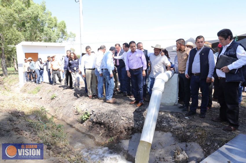 Entregan Gobernador y Conagua pozo a productores de Tarímbaro