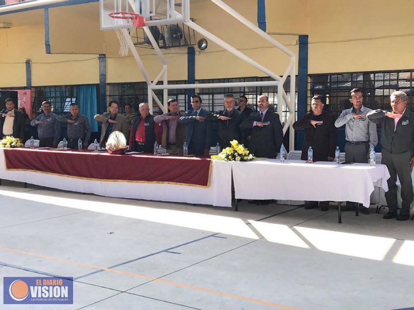 Inaugura Don Balta dos obras en escuela primaria de la tenencia de Téjaro